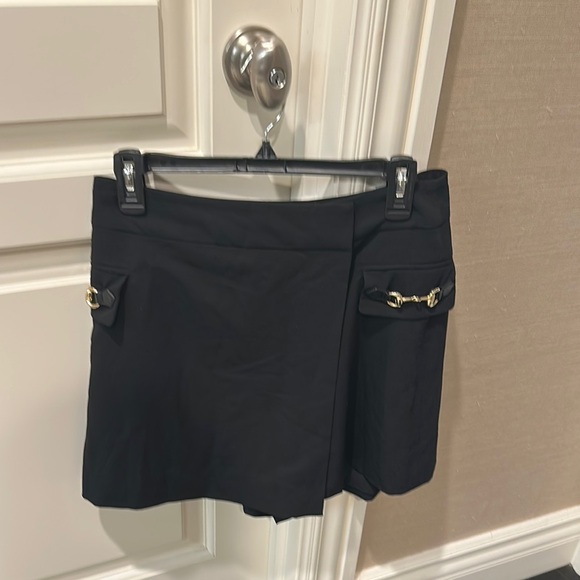 10 Crosby Derek Lam Black and Gold Skorts